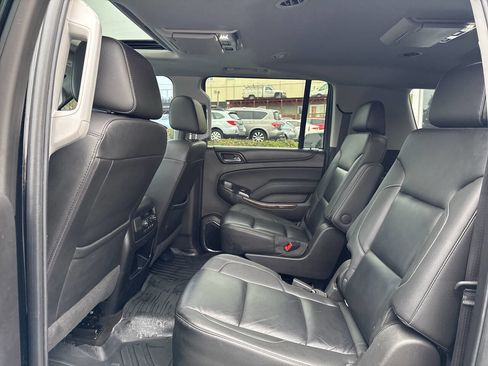 Used 2018 Chevrolet Suburban LT image 24