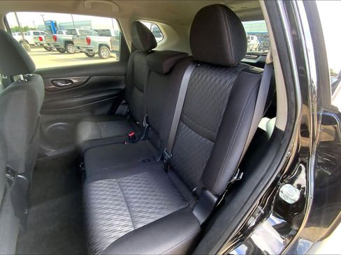 Used 2020 Nissan Rogue SV w/ Premium Package image 20