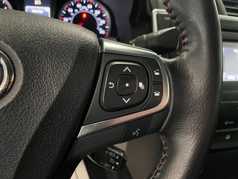 Used 2016 Toyota Camry SE FWD image 12