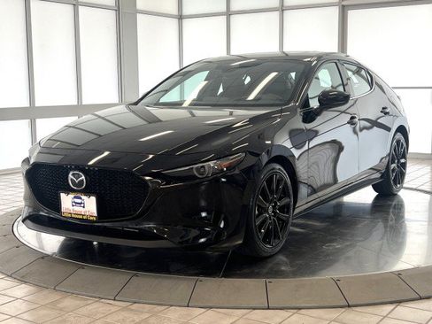 Used 2021 MAZDA MAZDA3 s FWD image 3
