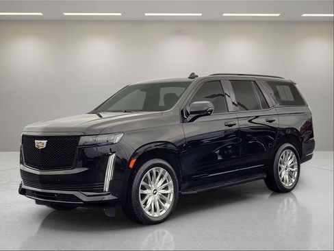 Used 2023 Cadillac Escalade Premium Luxury image 3