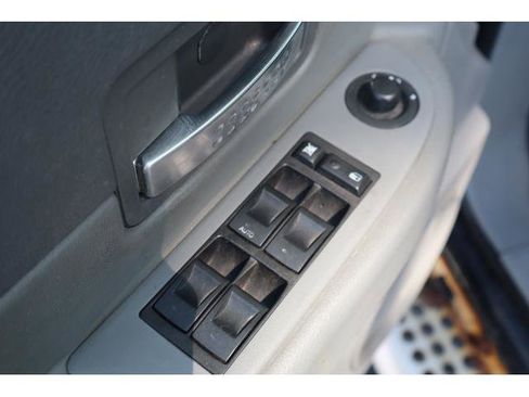 Used 2005 Dodge Durango SLT AWD/4WD image 11