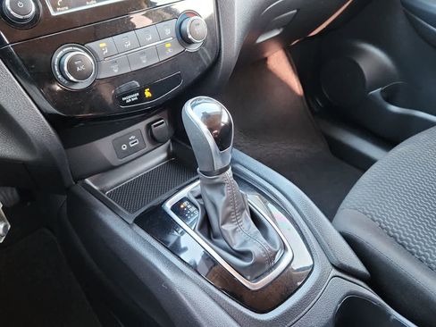 Used 2022 Nissan Rogue Sport S image 21