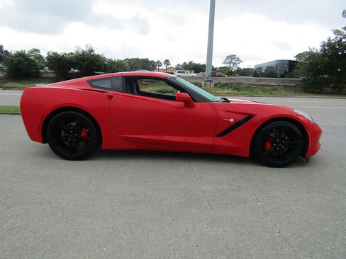Used 2017 Chevrolet Corvette Stingray Coupe w/ 3LT Preferred Equipment Group RWD image 4
