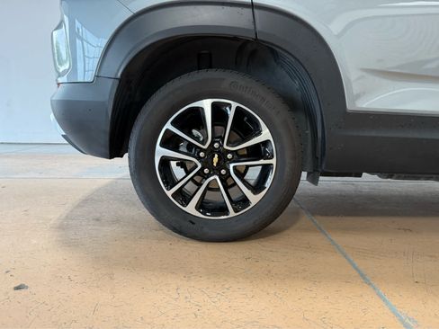 Used 2026 Chevrolet TrailBlazer LT w/ LT Cold Weather Package AWD/4WD image 9