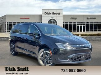 New 2027 Chrysler Pacifica Limited AWD/4WD 360° Tour