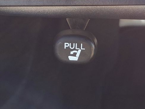 Used 2024 Toyota Camry SE image 27