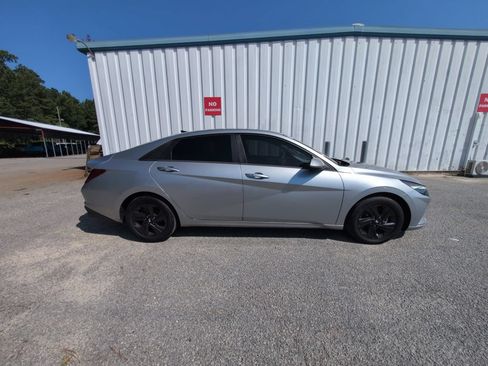 Used 2022 Hyundai Elantra SEL w/ Cargo Package FWD image 9