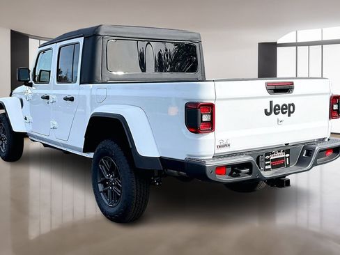 New 2025 Jeep Gladiator Sport image 3