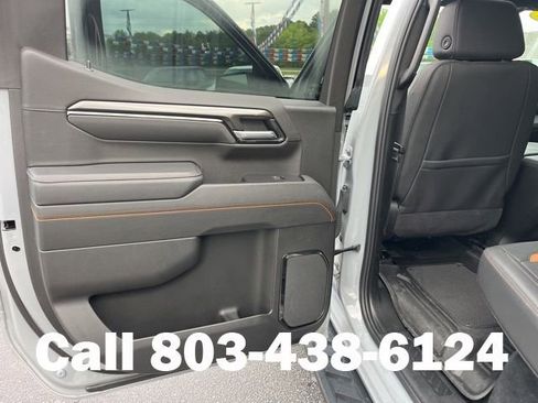 Used 2025 GMC Sierra 1500 AT4 w/ AT4 Premium Package image 9