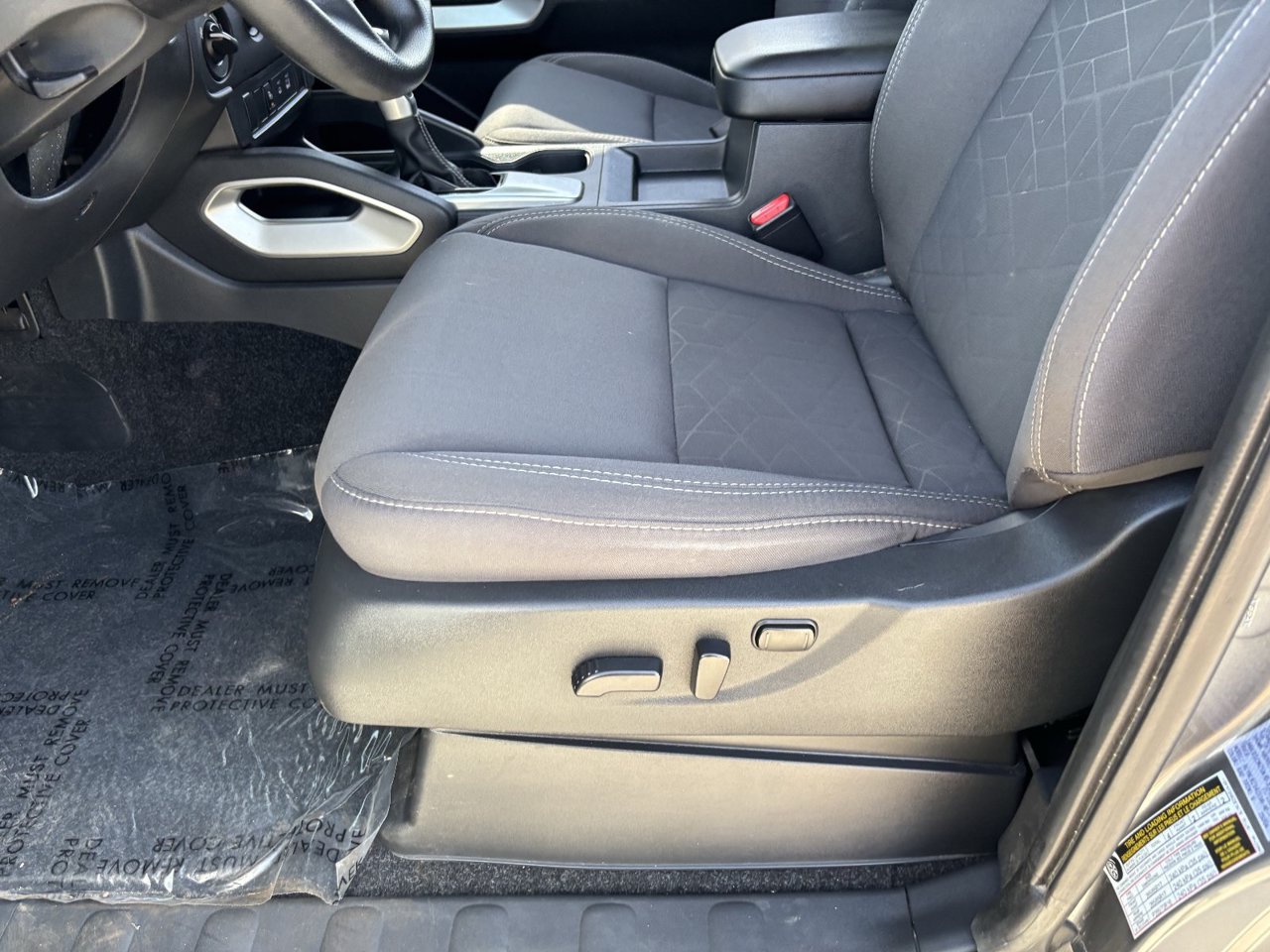 Used 2025 Nissan Frontier SV AWD/4WD image 19