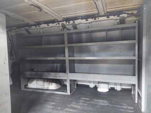 Used 2016 GMC Savana 3500 image 32