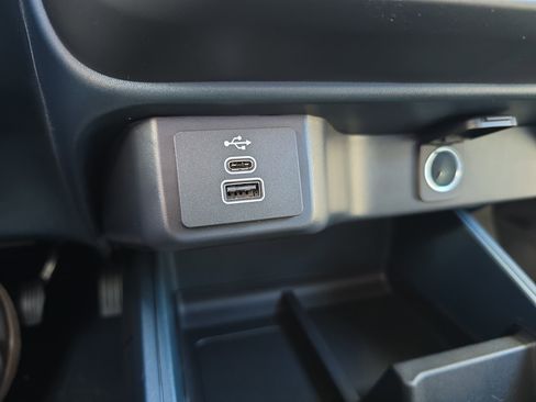 New 2025 Ford Maverick XL image 32