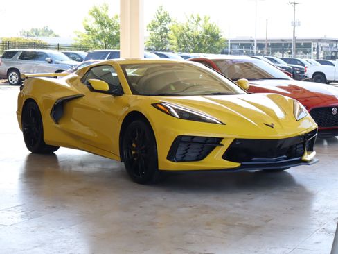 Used 2026 Chevrolet Corvette Stingray Premium Conv w/ Z51 Performance Package RWD image 2