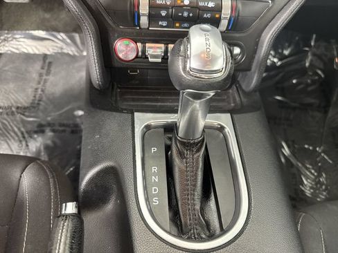 Used 2018 Ford Mustang Coupe w/ Equipment Group 101A RWD image 18