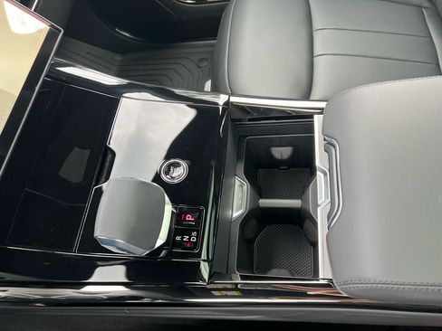 New 2026 Land Rover Range Rover Sport SE AWD/4WD image 19
