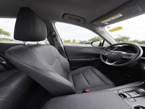 Used 2024 Lexus RX 450h AWD w/ Convenience Package image 9