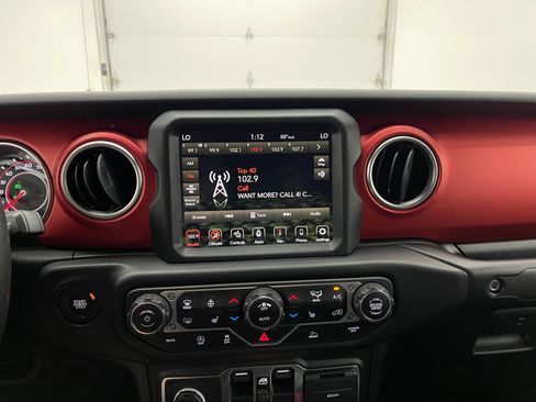 Used 2021 Jeep Gladiator Rubicon AWD/4WD image 22