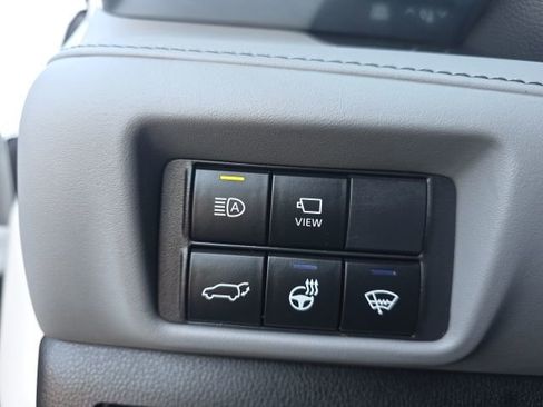 Used 2022 Toyota Highlander Limited image 17