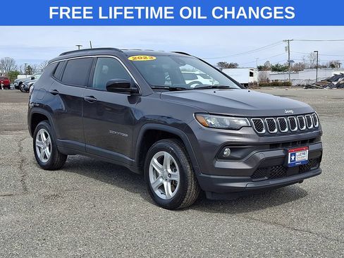 Used 2023 Jeep Compass Latitude AWD/4WD image 1