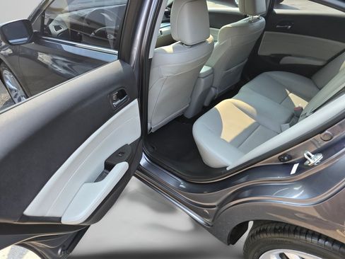 Used 2018 Acura ILX FWD image 25