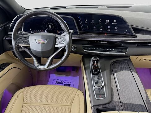 Used 2021 Cadillac Escalade ESV Premium Luxury w/ LPO, Radiant Package AWD/4WD image 23