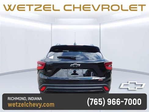 Used 2026 Chevrolet Trax RS FWD image 4