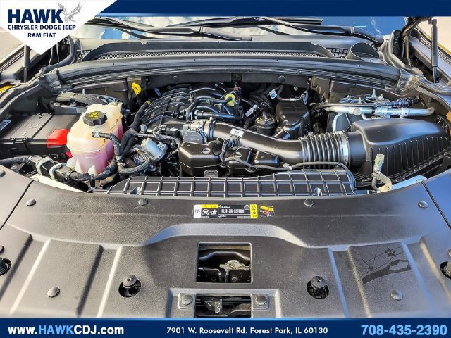 Certified 2025 Jeep Grand Cherokee Altitude AWD/4WD image 32