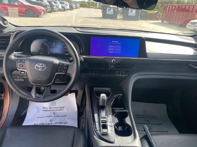 Used 2025 Toyota Crown Signia AWD/4WD image 22