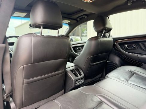Used 2017 Ford Taurus Limited FWD image 17