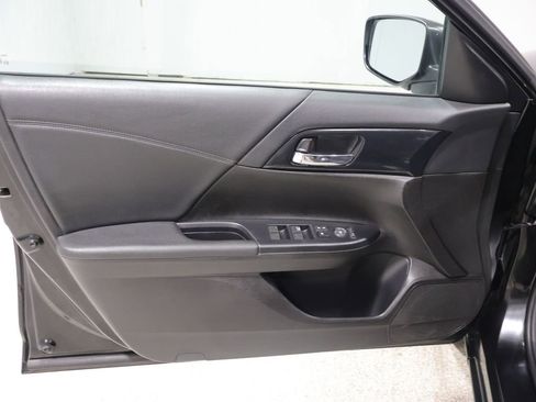Used 2014 Honda Accord Sport image 13