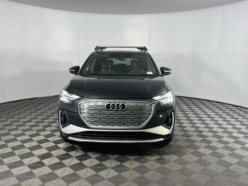 Used 2023 Audi Q4 e-tron Prestige image 9