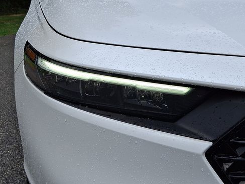 Used 2023 Honda Accord EX image 9