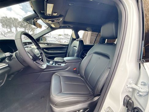 New 2025 Jeep Grand Cherokee L Limited w/ Black Appearance Package image 22