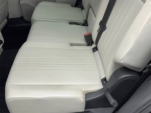 Used 2022 Volkswagen Tiguan SE R-Line image 43