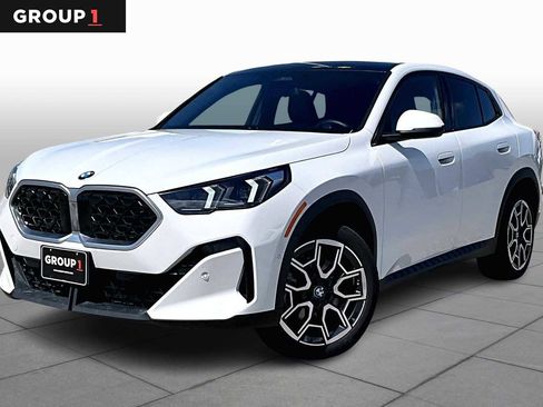 Used 2026 BMW X2 xDrive28i image 1