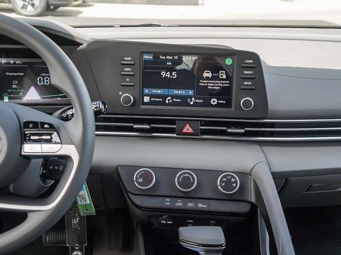 New 2026 Hyundai Elantra SE image 15