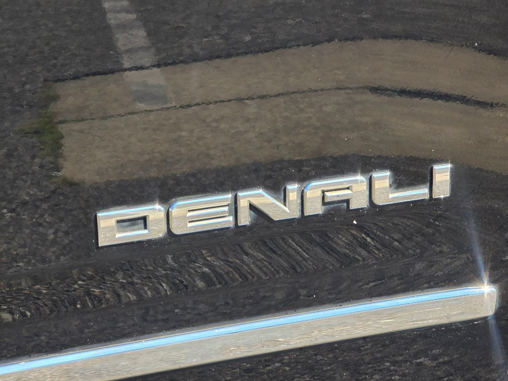 Used 2016 GMC Yukon Denali w/ Open Road Package AWD/4WD image 20