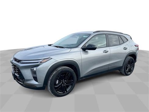 Certified 2024 Chevrolet Trax ACTIV w/ Sunroof Package image 1