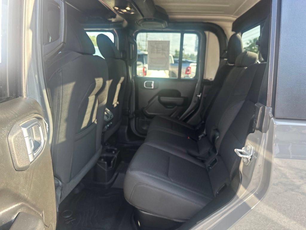 Used 2022 Jeep Gladiator Sport AWD/4WD image 34