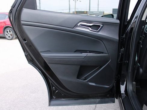 Used 2025 Kia Sportage SX image 34