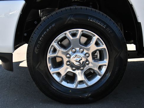 Used 2024 RAM 2500 Laramie image 12