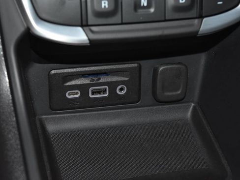 Used 2024 GMC Terrain SLT w/ Tech Package AWD/4WD image 17