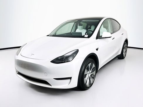 Used 2023 Tesla Model Y Long Range AWD/4WD image 3