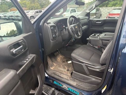 Used 2020 Chevrolet Silverado 1500 Custom w/ Custom Value Package AWD/4WD image 11
