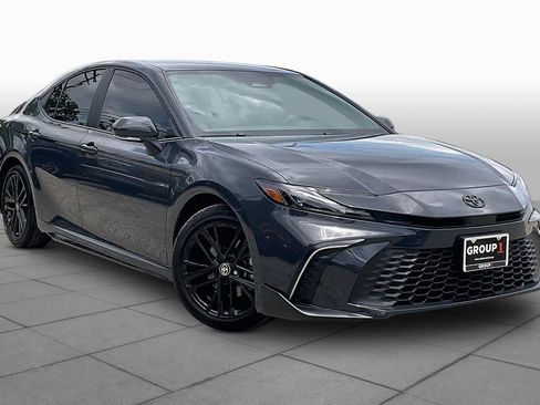 Used 2026 Toyota Camry SE FWD image 3