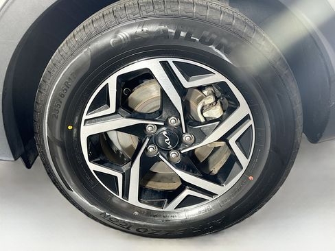 Used 2024 Kia Sportage LX image 11