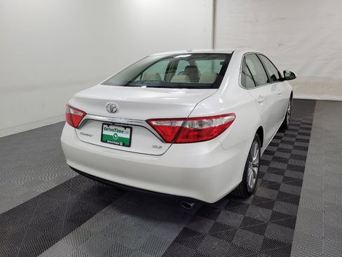 Used 2016 Toyota Camry XLE image 9