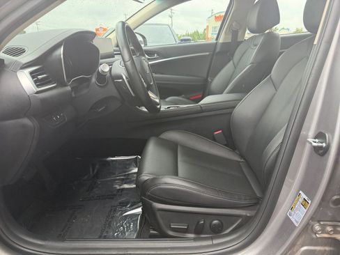 Used 2025 Genesis G70 2.5T image 27