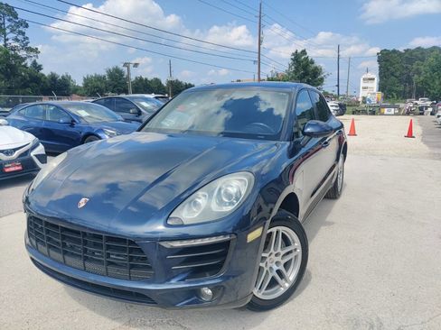 Used 2018 Porsche Macan AWD/4WD image 3